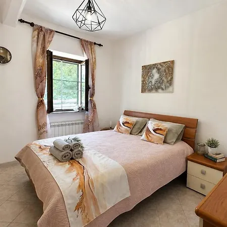 Hidden Gem, Parking, Wifi, 7 Min From Savona *